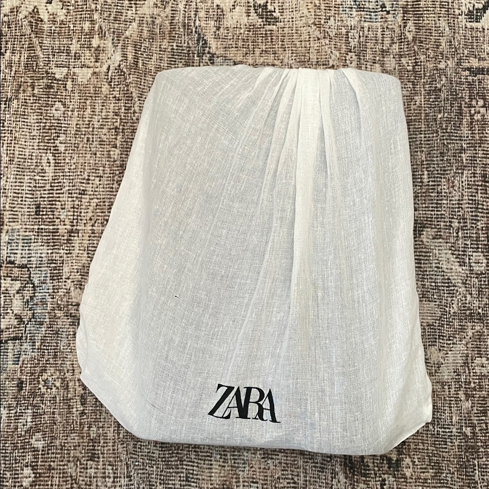 Zara Crocodile-Embossed Women's Clutch